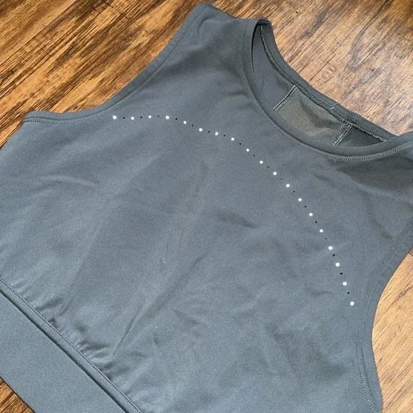 EUC Lululemon Hotty Hot Cropped Tank Graphite Grey 2 - Picture 11 of 12